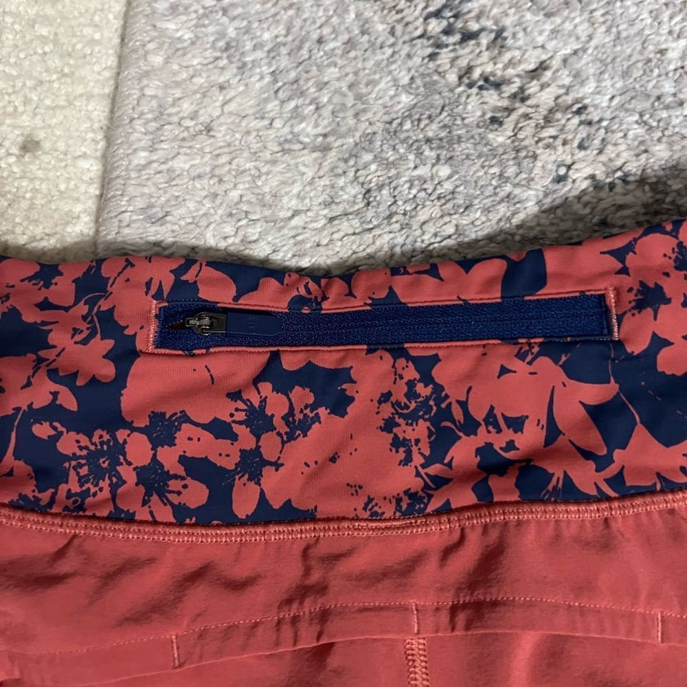 Lululemon‎ Run Times Short II Sz 6 - Picture 11 of 13